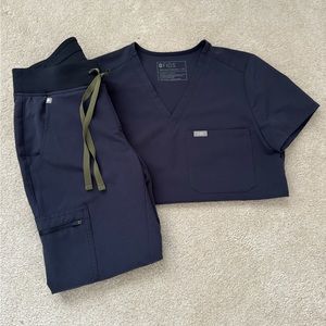 FIGS XS Limited Edition Navy with Green Tie String Set